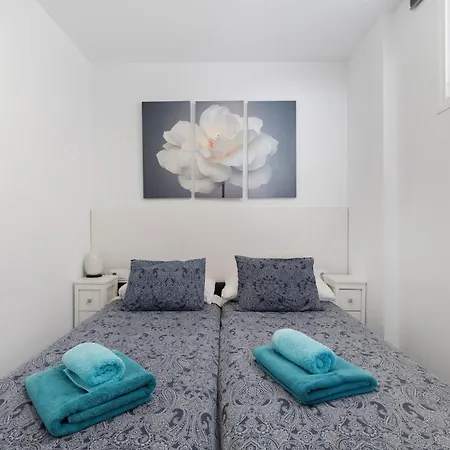 Island Village Heights * アデヘ