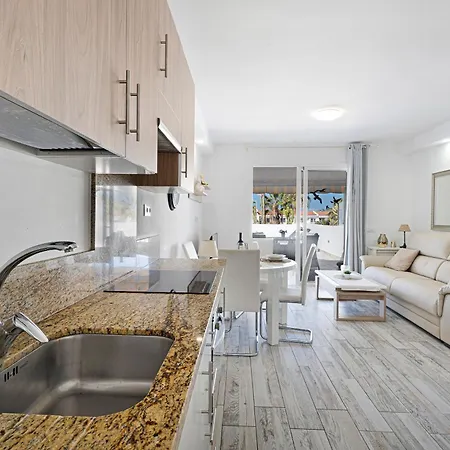 アパート Island Village Heights