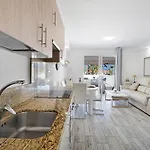 Island Village Heights Appartamento *
