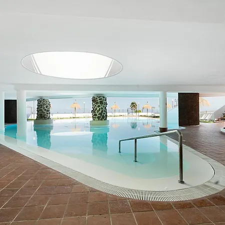 Island Village Heights Apartamento