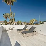 Island Village Heights 公寓 阿德耶