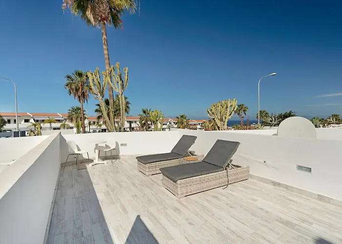 公寓 Island Village Heights 阿德耶